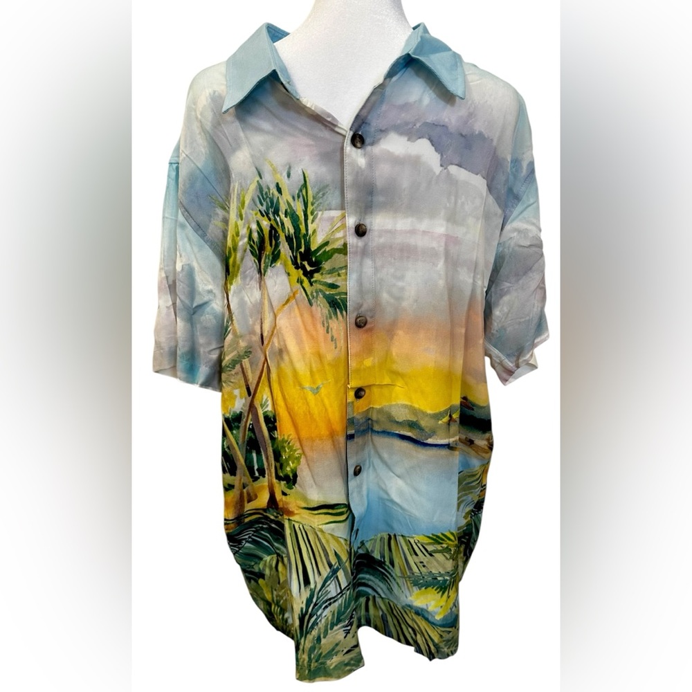 NWT Tropical Print Button-Up Shirt by Island Haze Size Large